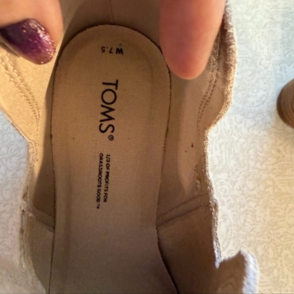 TOMS Beige Suede Wedge Ankle Booties Womens Size 7.5 Slip On Cutout Booties Neut - Picture 5 of 6